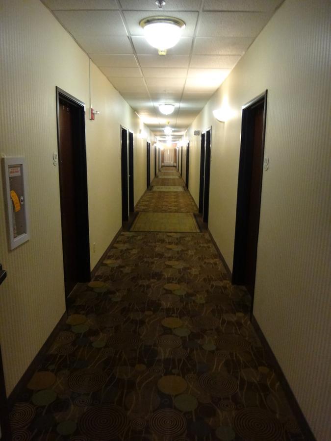 Windsor Inn & Suites Dodge City Exterior foto