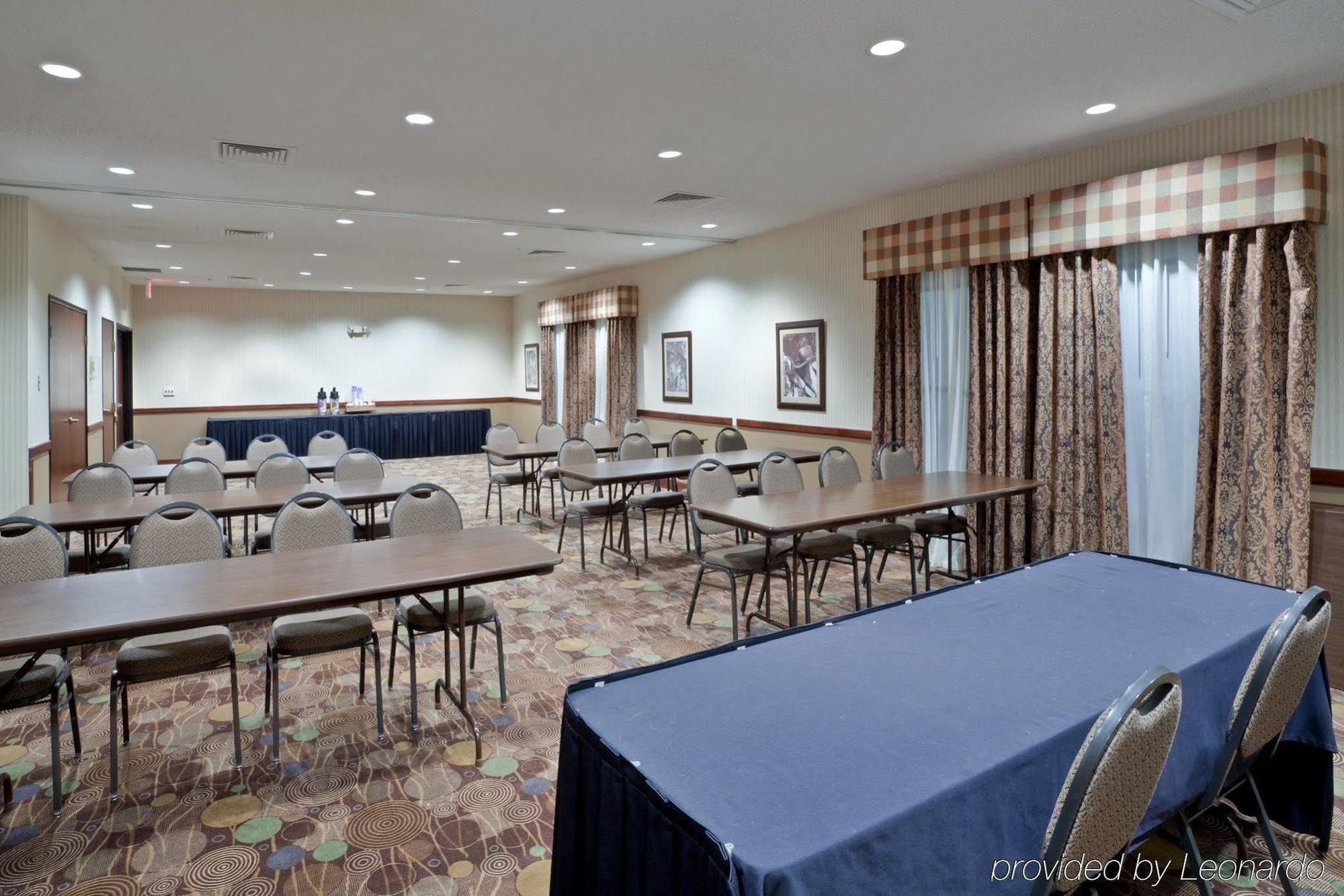 Windsor Inn & Suites Dodge City Facilități foto